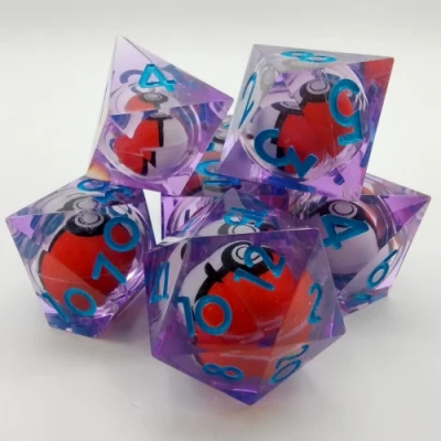 Poké-ball dice kit: purple with blue numbers in a plastic bottle with screw-cap